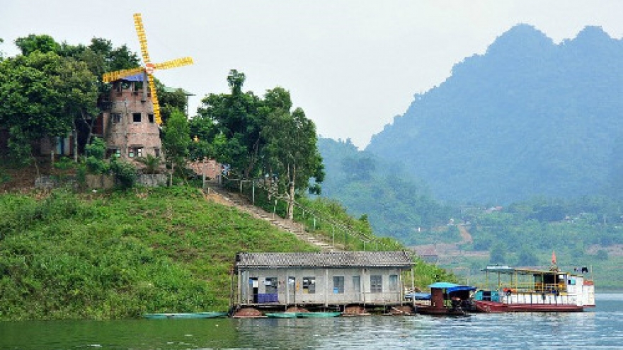 Thung Nai – miniature of Ha Long Bay in northwest