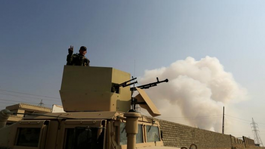 Iraqi Kurds claim capture of town in advance on Mosul
