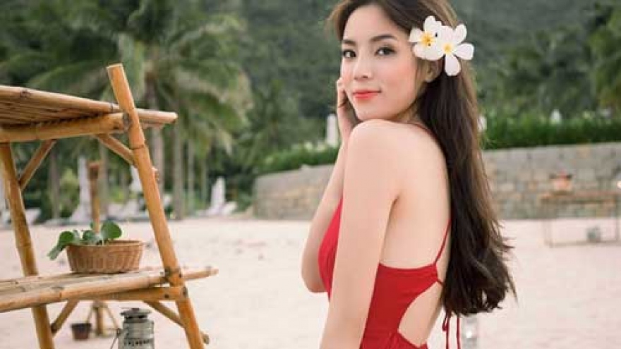 Miss Vietnam Ky Duyen looks chic at the beach