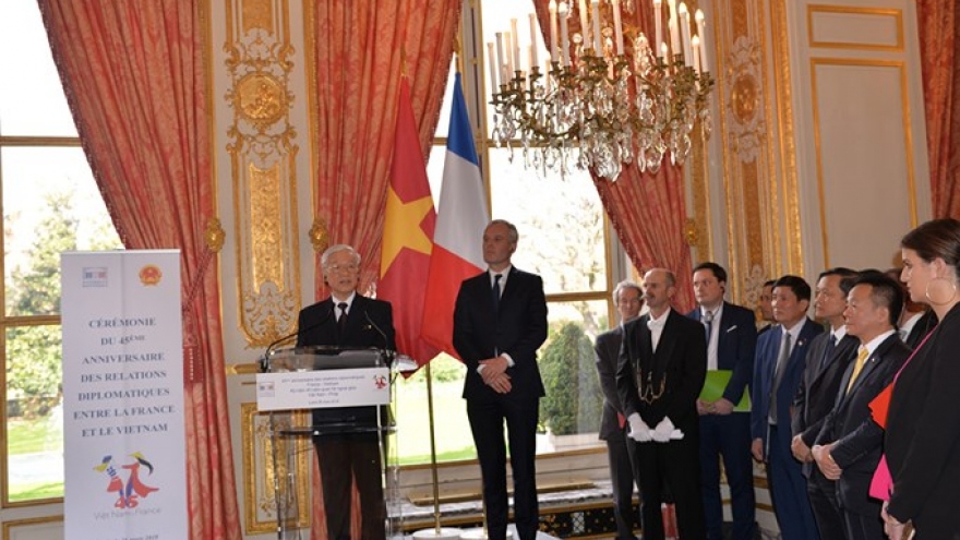 Vietnam, France mark 45th anniversary of diplomatic ties in Paris