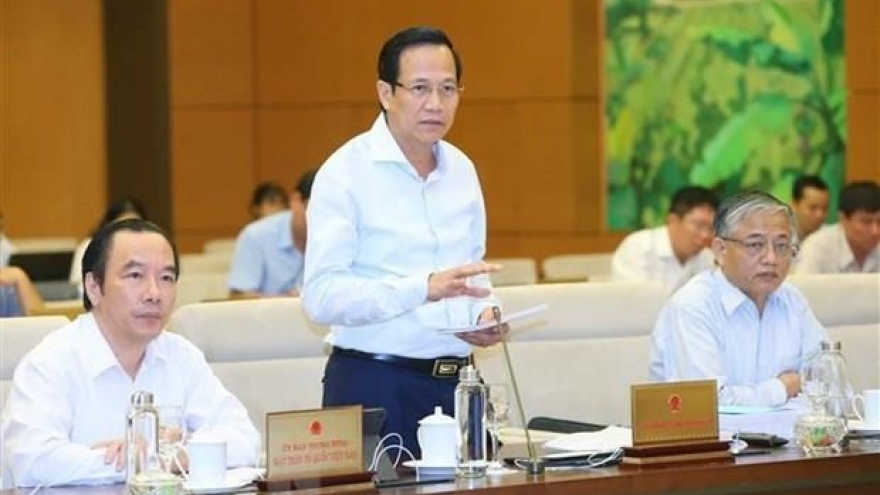 Labour minister clarifies issues regarding Vietnamese guest workers