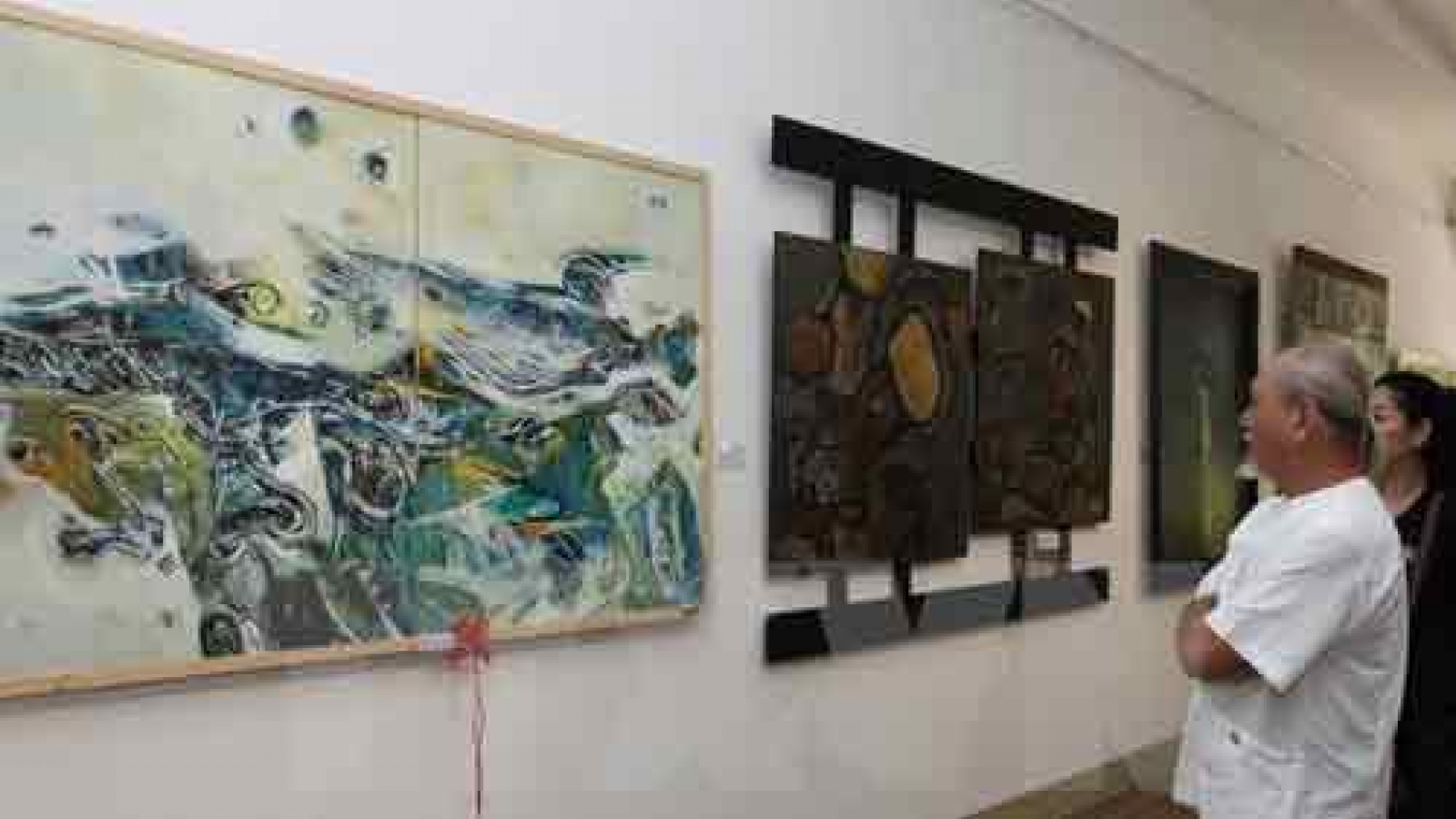 Traditional Vietnamese lacquer painting show in Hanoi
