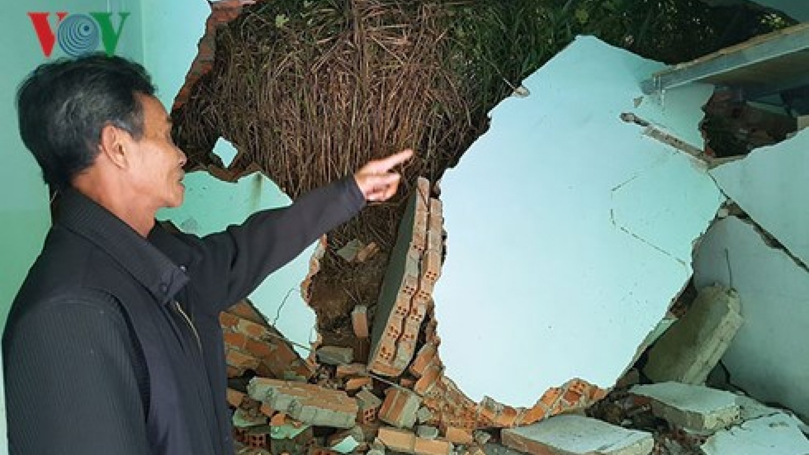 Five houses collapse in Lam Dong’s landslide