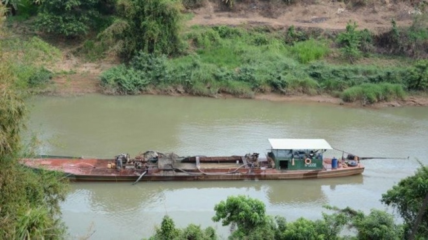 Landslide havoc prompts ban on sand mining in Dong Nai River