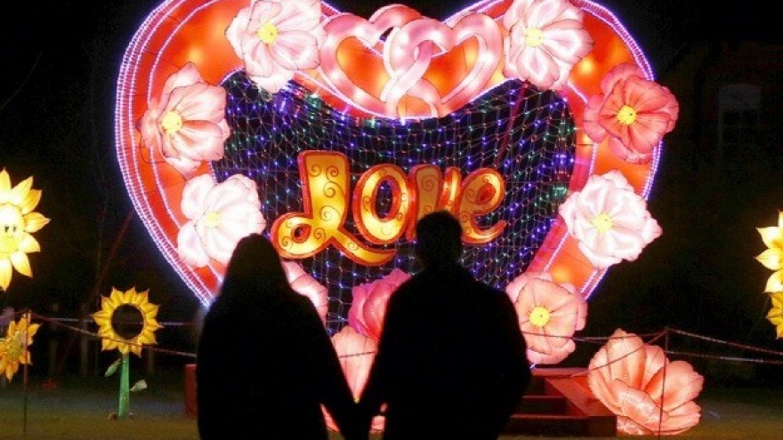 Giant Lantern Festival to light up Hanoi capital