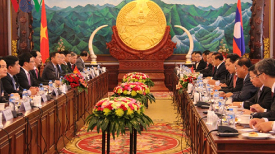 President Tran Dai Quang starts State visit to Laos