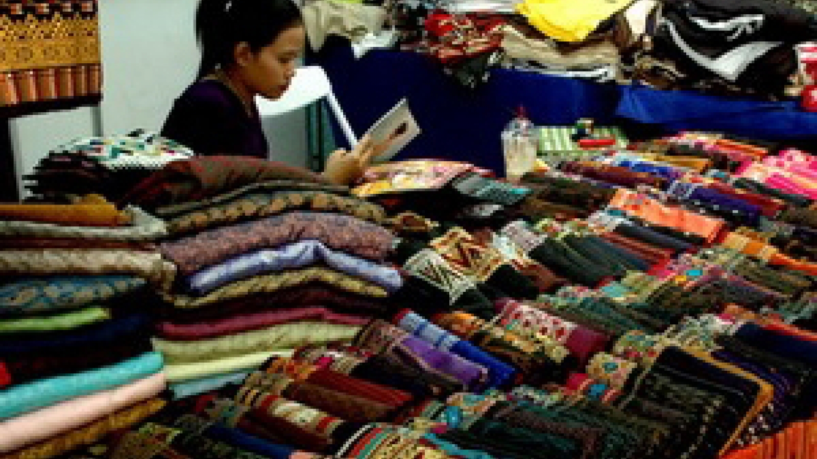 Laos, Vietnam boost cross-border exchange