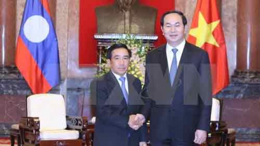 President receives Lao Vice President