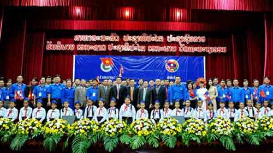 Youths contribute to fostering Vietnam-Laos relationship