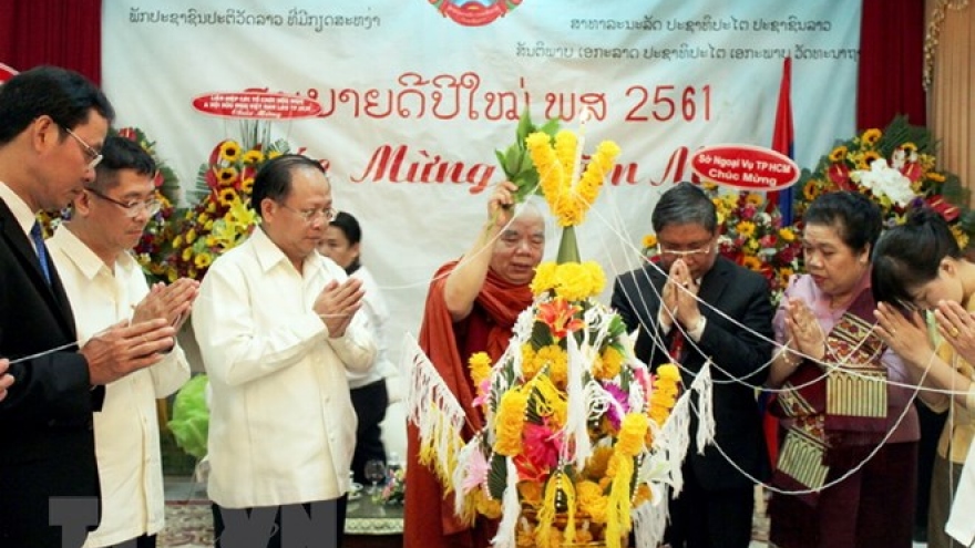 HCM City leaders congratulate Lao people on Bunpimay festival
