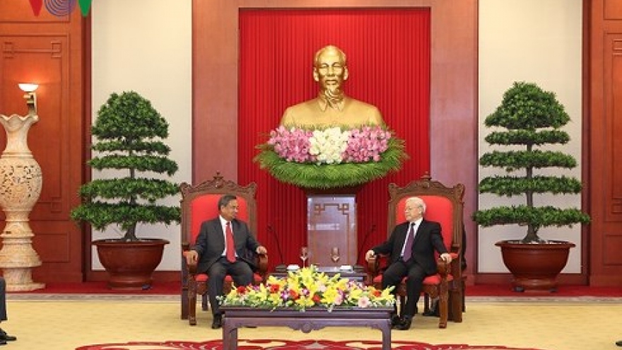 Party leader assures Vietnam's greater efforts to reinforce ties with Laos