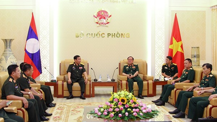 Vietnam fosters defence links with Laos, US