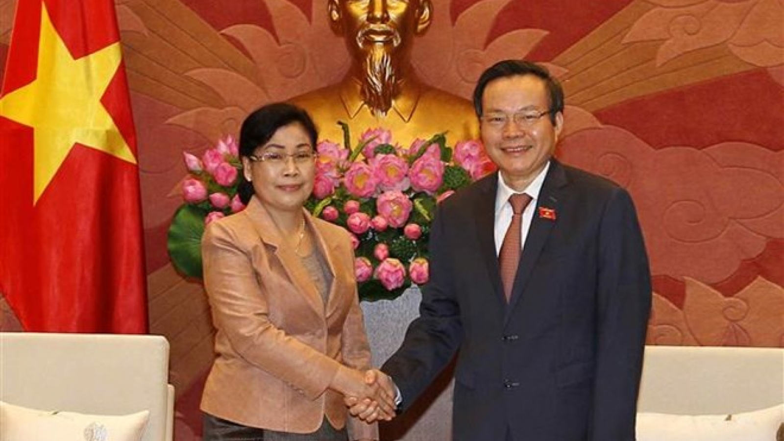 NA Vice Chairman hosts Laos State Audit chief