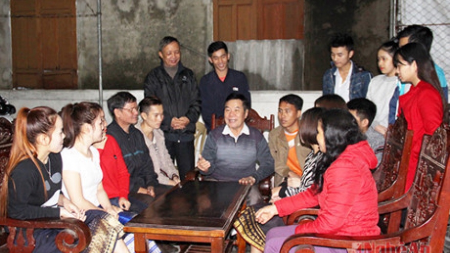 Host families of Lao students