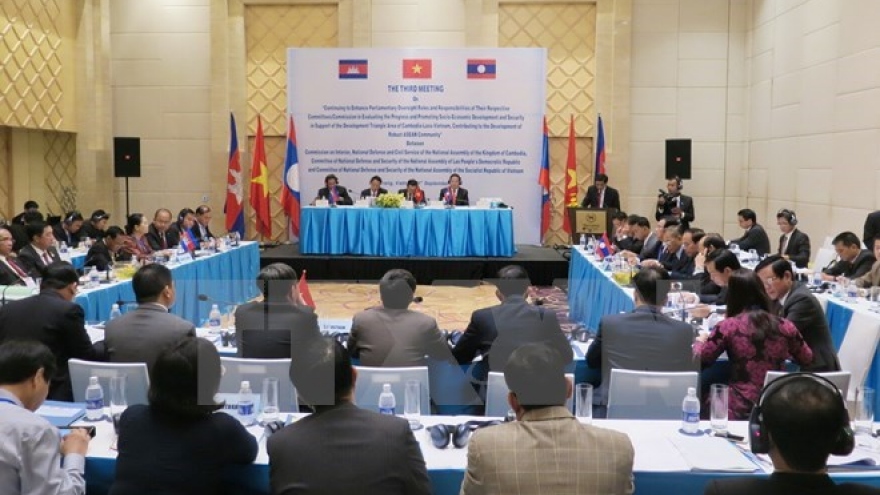 
        Vietnam, Laos, Cambodia discuss development triangle area
                              