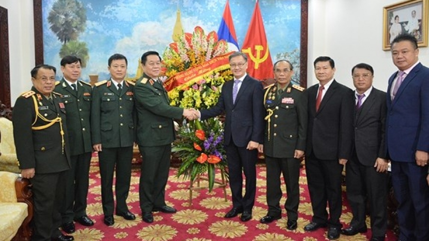 Vietnam congratulates Laos on army’s 70th anniversary