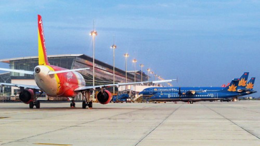 
        Hanoi air hub faces laser threats as police search for culprit
                              