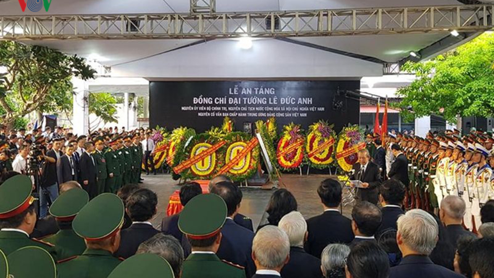 Funeral Board, family of former President Le Duc Anh offer thanks