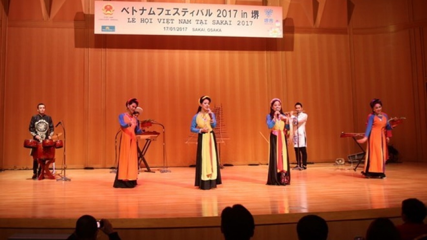 Vietnam Spring Festival in Sakai lures Japanese