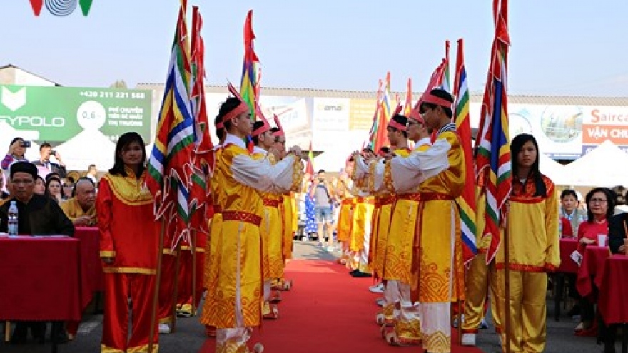OVs in Czech Republic celebrate Hung Kings Festival