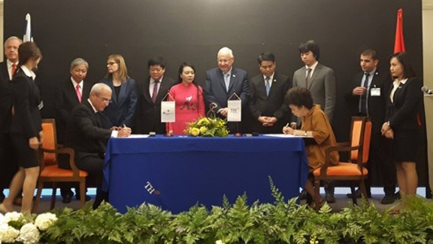 Vietnam, Israel businesses sign health care cooperation deal