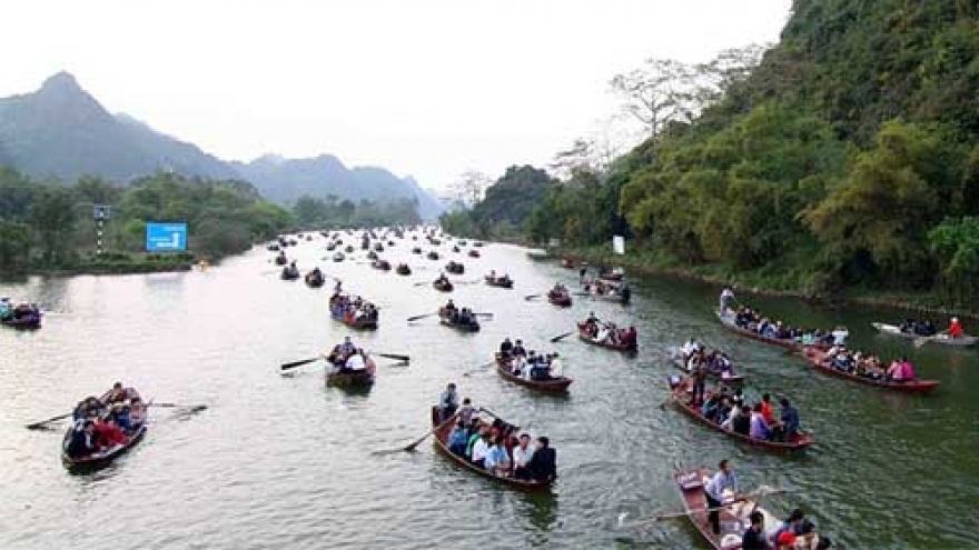 
        Peace at Huong Pagoda
                              