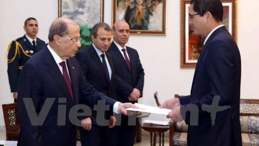 Lebanese President vows to further enhance ties with Vietnam