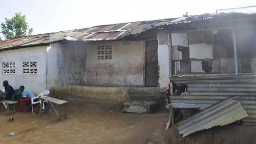 Liberia's last two Ebola patients recover, leave hospital