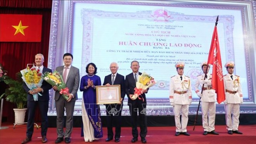 HCM City’s poor students receive bikes under “Life Journey” programme