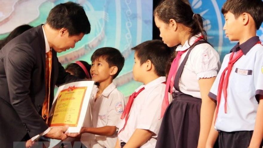 About 1,000 scholarships to be presented to poor children