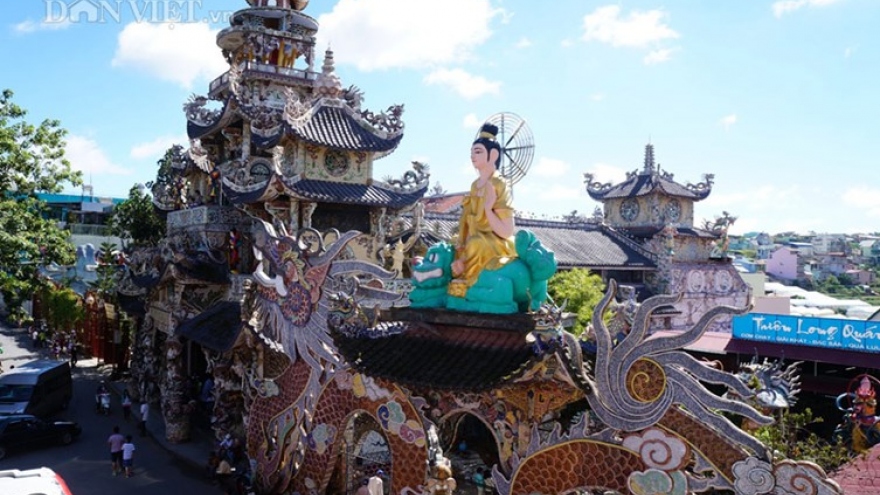 
        Linh Phuoc Pagoda-most unique architecture in Vietnam
                          
                      