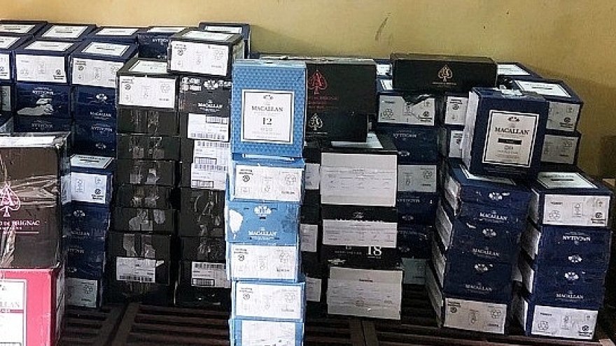 Quang Ninh police seize haul of illegal foreign liquor 
