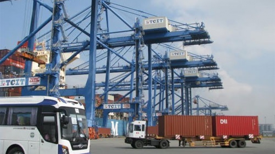 Developing logistics service in Vietnam