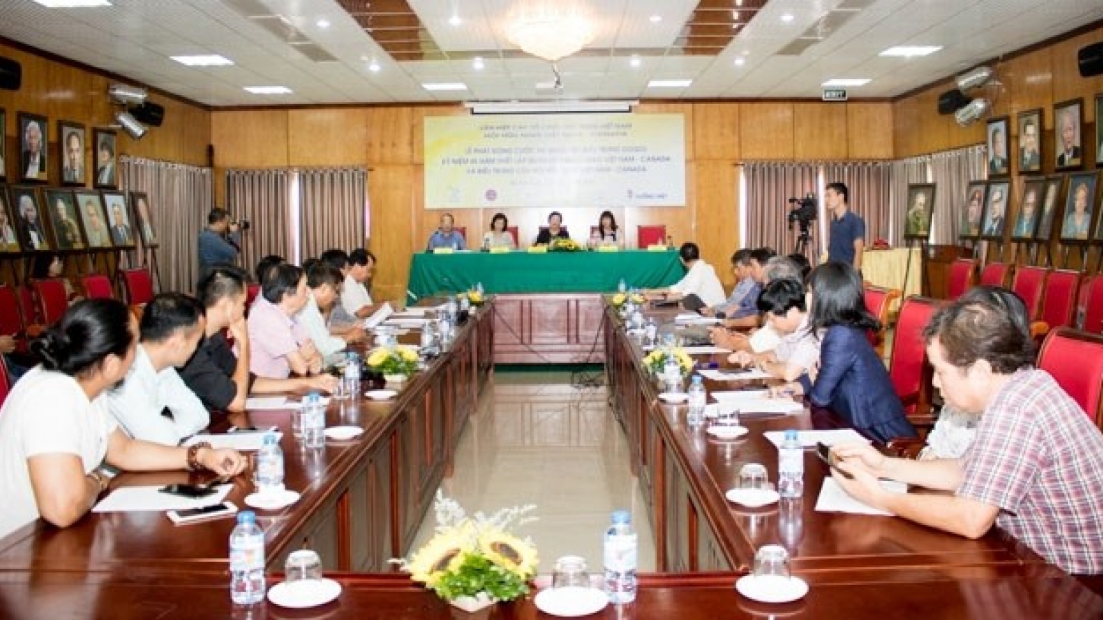 Logo contest launched to mark Vietnam-Canada diplomatic ties
