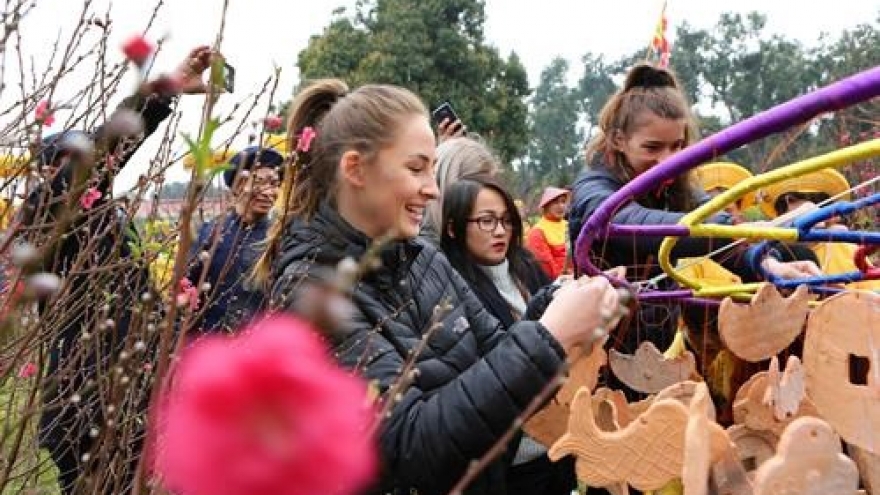 Foreigners excited at Vietnam’s traditional New Year