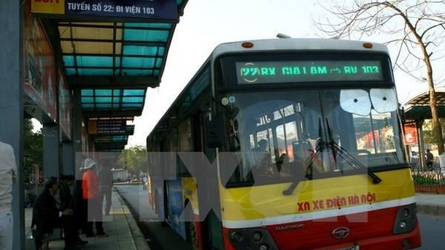 Hanoi to build 300 new bus stops