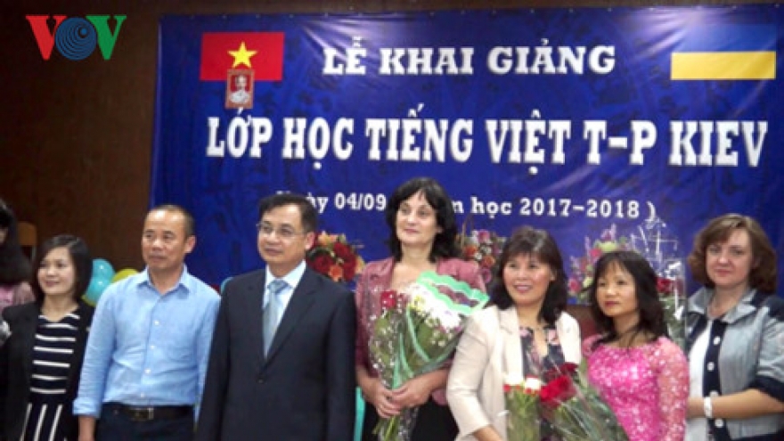 Vietnamese language class in Kiev begins new school year 