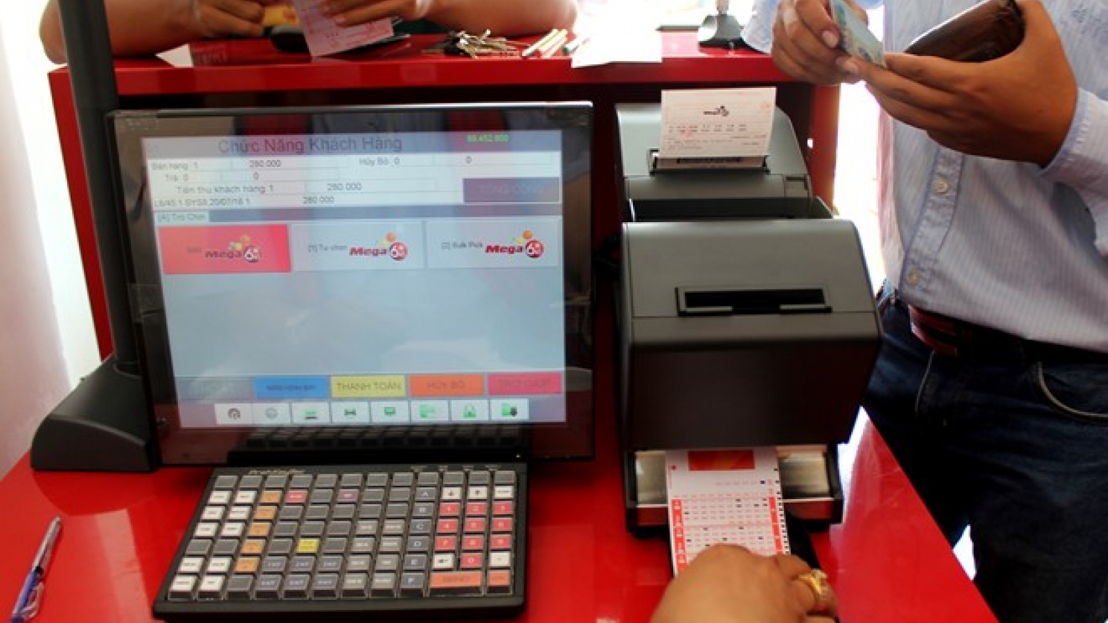 800 American-style lottery points of sales set up in Saigon in two weeks