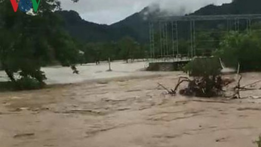 Historic flooding hits western districts of Nghe An
