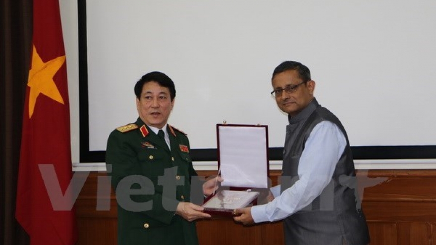Vietnam tightens defence ties with India