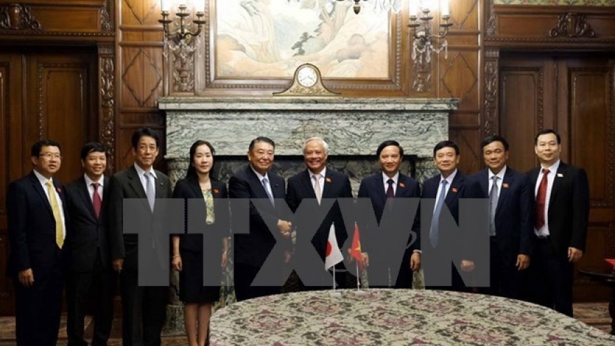 NA Vice Chairman Uong Chu Luu visits Japan’s upper, lower houses