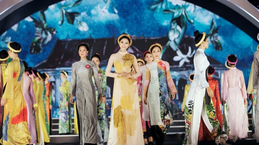 Beauty queens at fashion contest for Miss Vietnam 2018 pageant