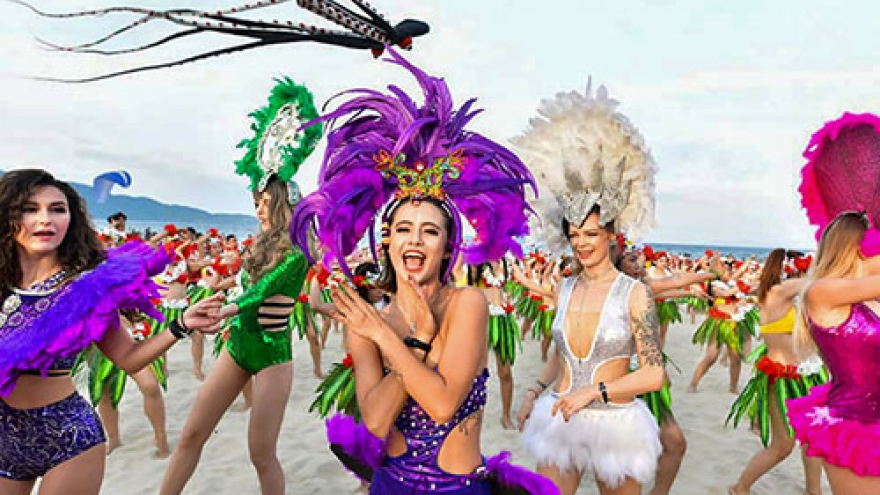 Flashmob opens Danang Summer Destination 2019 