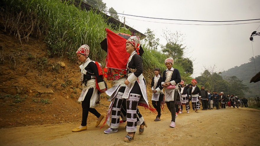 Wedding ceremony of the Red Dao