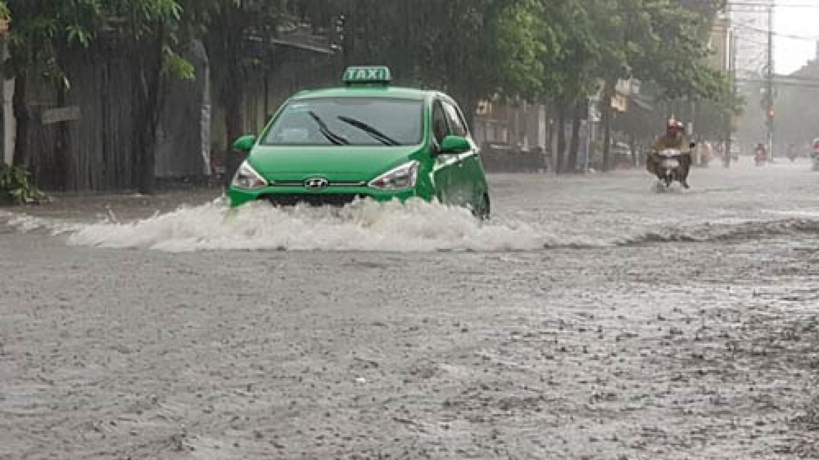 Tropical depression inundates central region with extreme weather