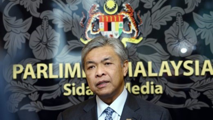 Malaysia increases security at borders