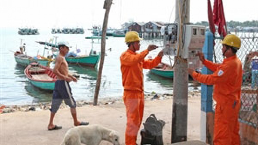 Submarine power cable comes to HCM City’s island commune