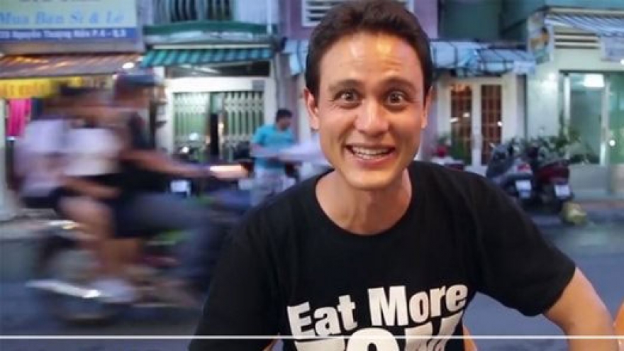 American tourist and must-eat dishes in HCMC