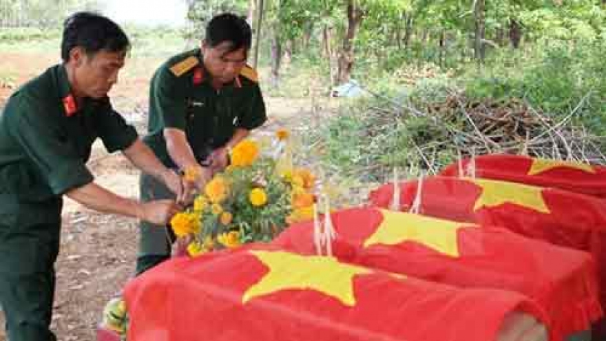 Quang Binh reburies Vietnamese martyrs’ remains found in Laos