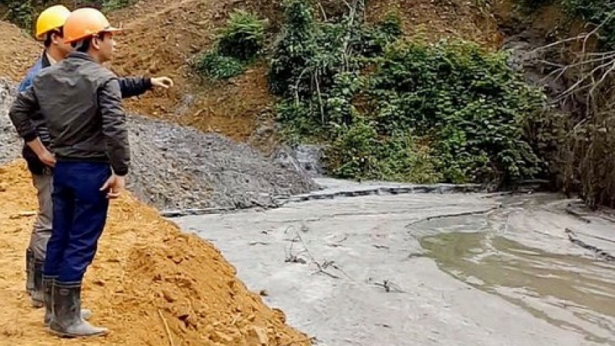 Broken tailing pond leads to mass fish deaths in north-central Vietnam